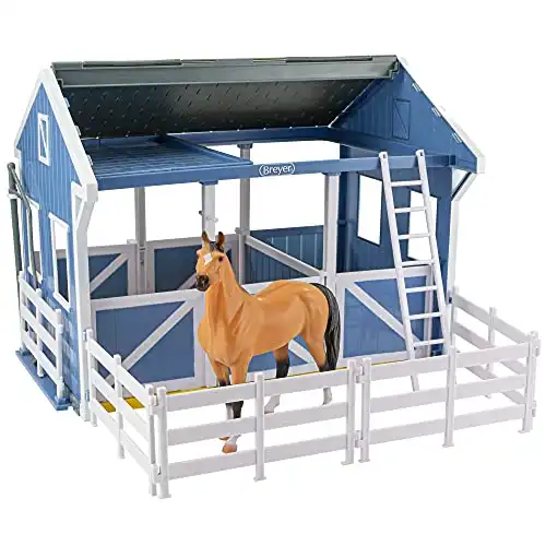 Breyer Deluxe Country Stable & Horse Playset